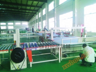 Automatic sealing and packaging line for shower room